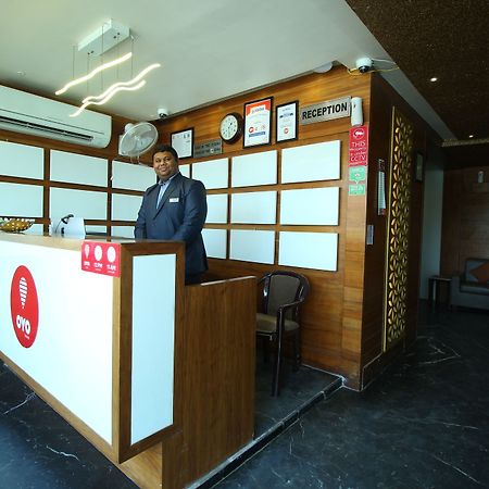 Oyo 8992 Hotel Kyra Ahmedabad Buitenkant foto